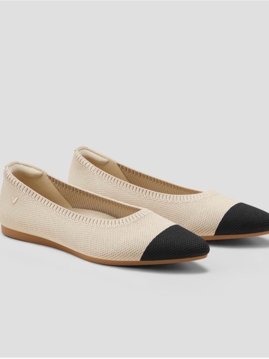 Vivaia Shoes - Vivaia Pointed-Toe Flats EU 39 size 8